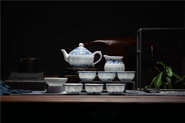 景德镇手绘玲珑茶具